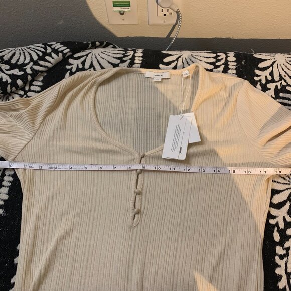 Vince Cream V-Neck Long Sleeve Top w/ Tags - Picture 5 of 6